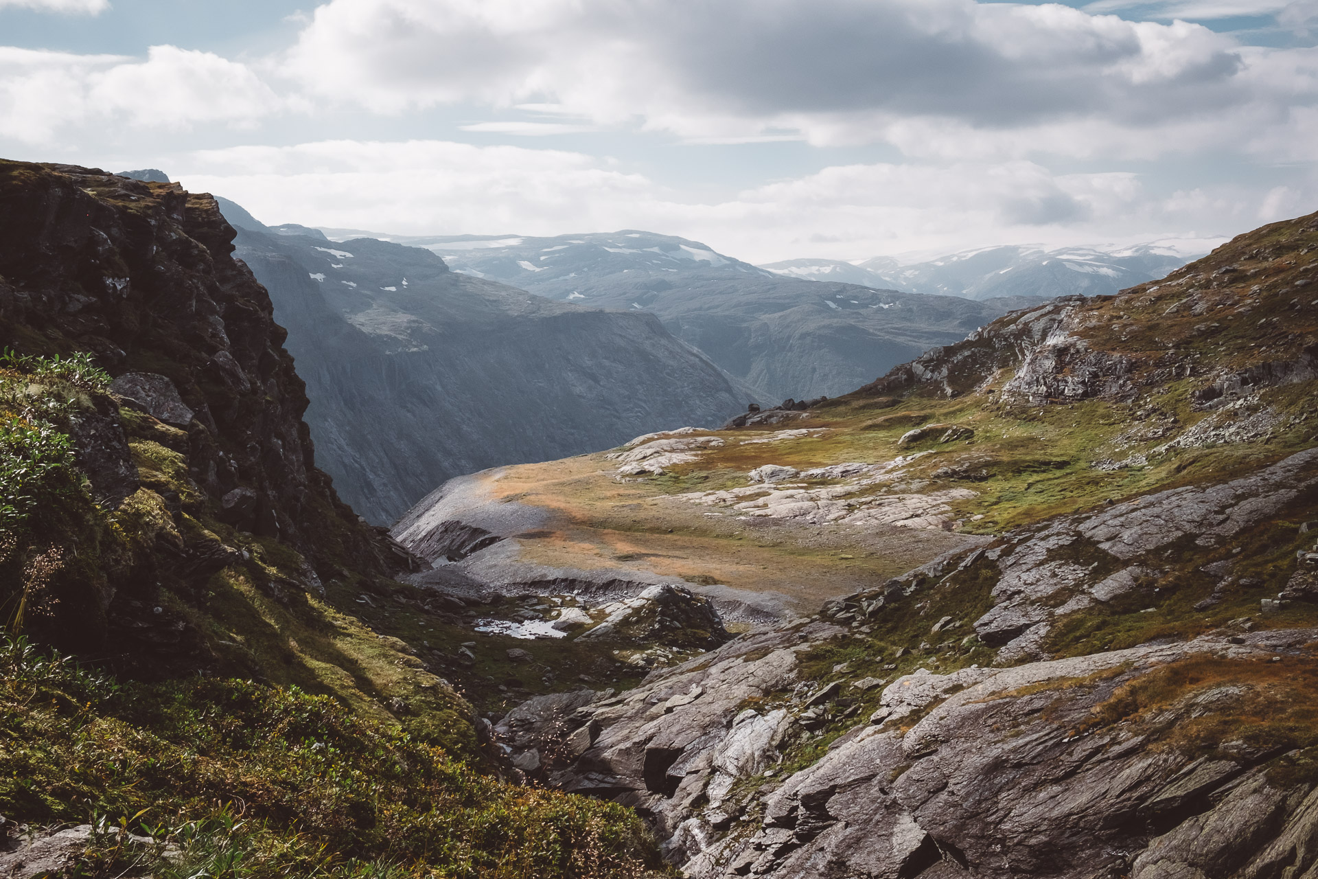 Trolltunga hike, photo guide, travel, day hike, Norway, hardangerfjord